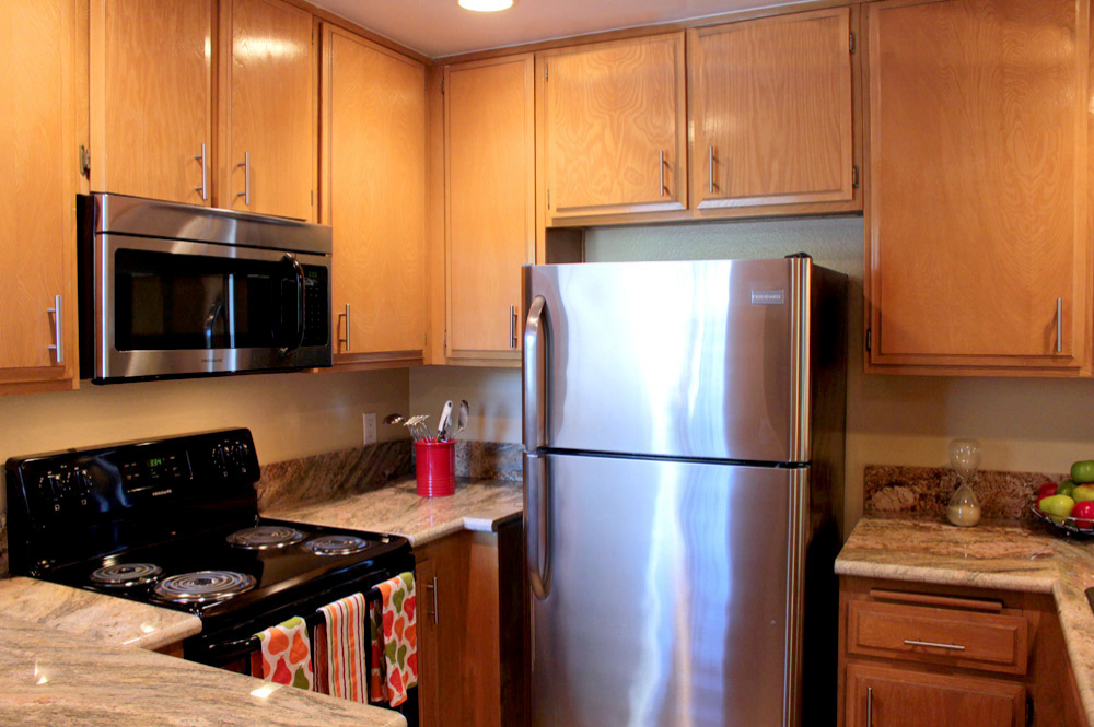 This 1 bed model 11 photo can be viewed in person at the Rose Pointe Apartments, so make a reservation and stop in today.